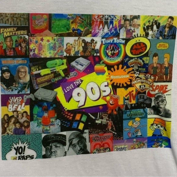Ladies 90’s graphic art tshirt - Picture 3 of 4